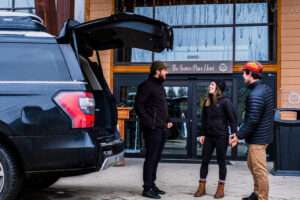 Private transfer Kelowna airport to Revelstoke